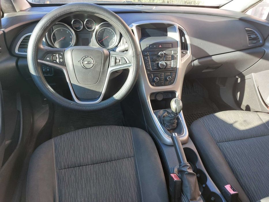 Opel astra j 1.7 cdti sports tourer