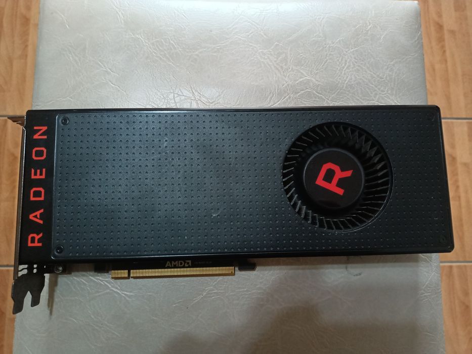 Vand placa video Vega 64 defectă