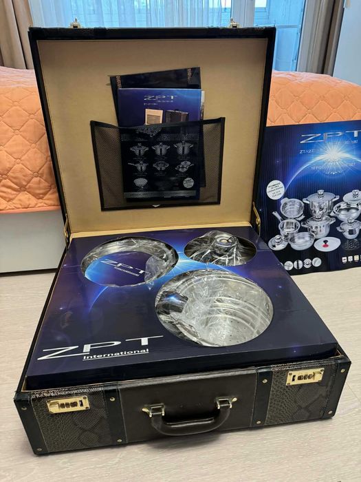 Професионален комплект съдове ZPT International 16 части в куфар.