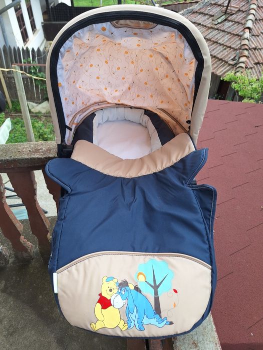 Продавам детска комбинирана количка hauck 3в1