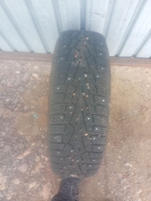 Резина зимняя, шипованная R15