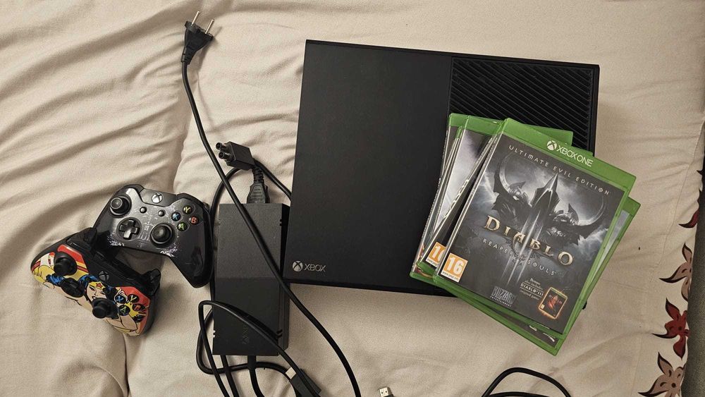 Xbox One 512GB + 2 Controllere + 6 Jocuri