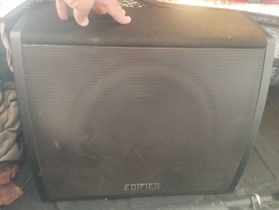 Продам самбуфер Edifer