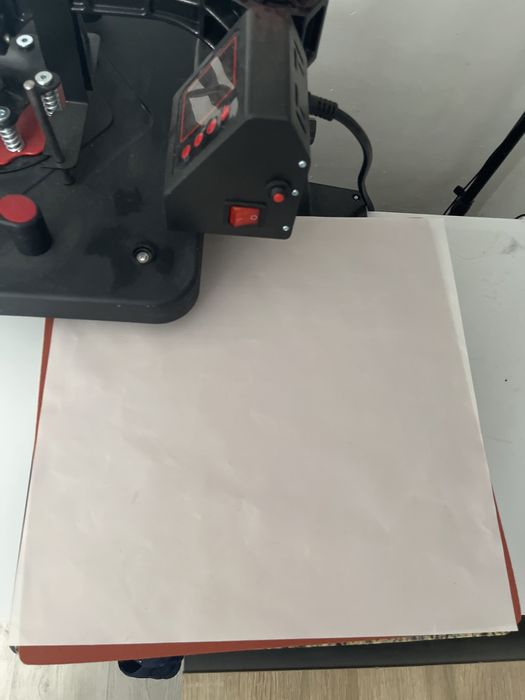 Presa termica de personalizat tricouri si cani