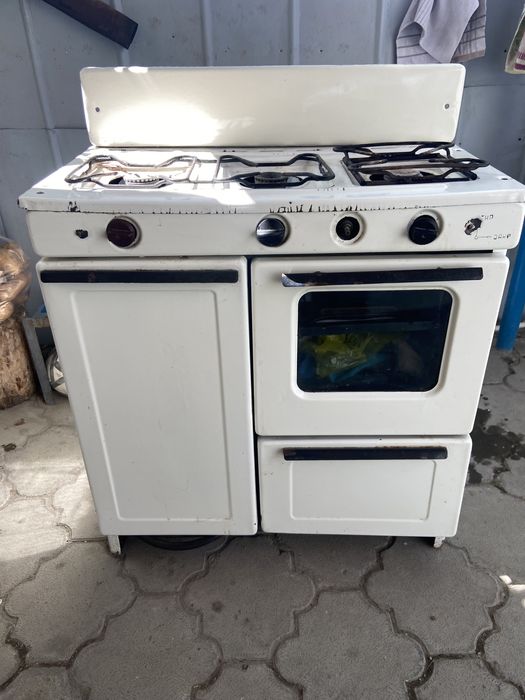 Продам газовую плиту