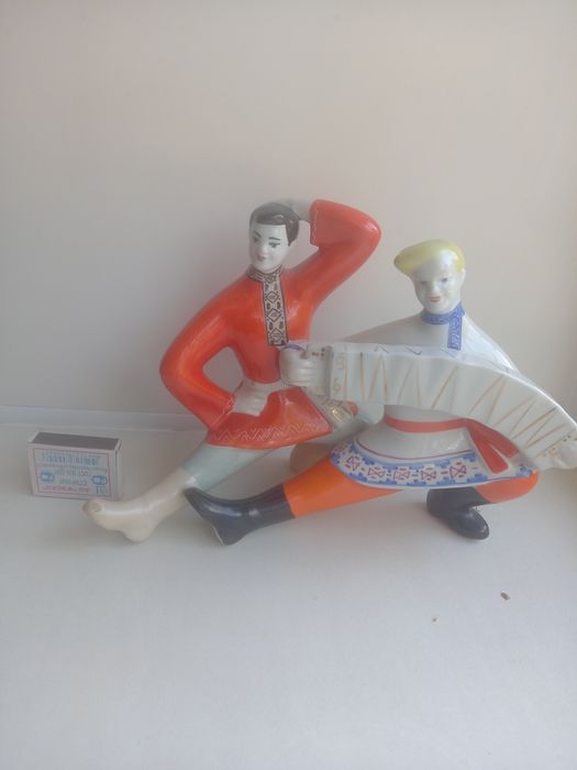 Фарфоровые статуэтки