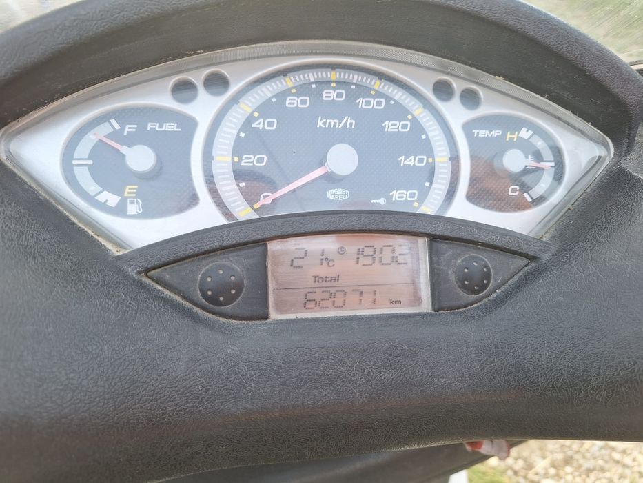 Vând scuter Yamaha xmax