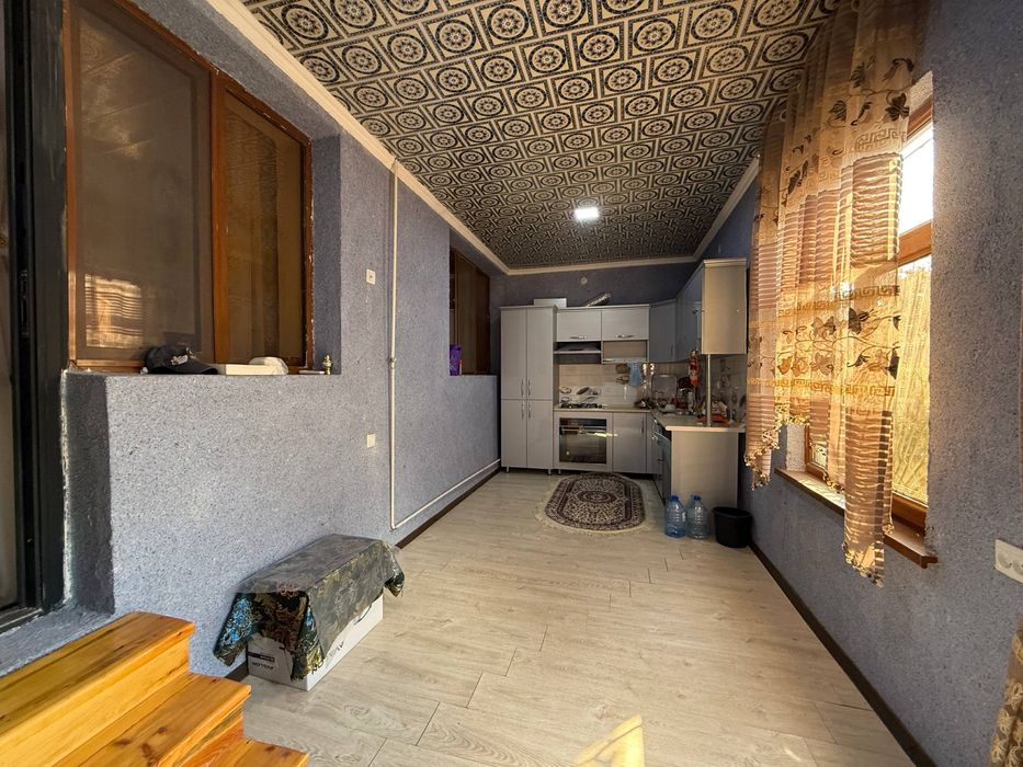 Arzon boldi 3 xonali yashashga tayyor kvartira sotuladi