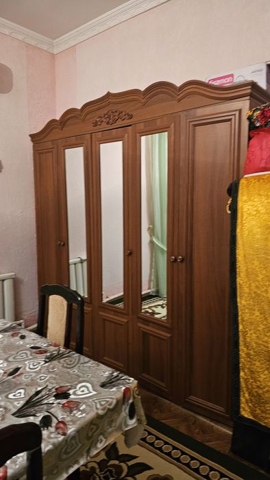 Srochna sotiladi spalniy merely komplekt