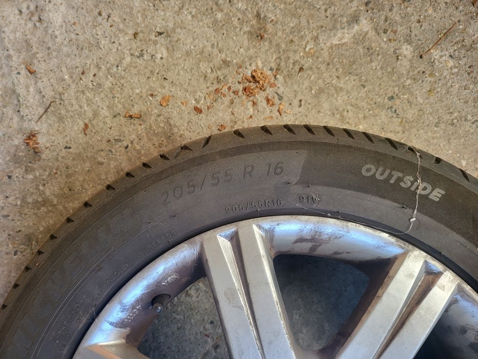 Vand 4 genti ptr audi a3 cu cauciucuri vara Michelin