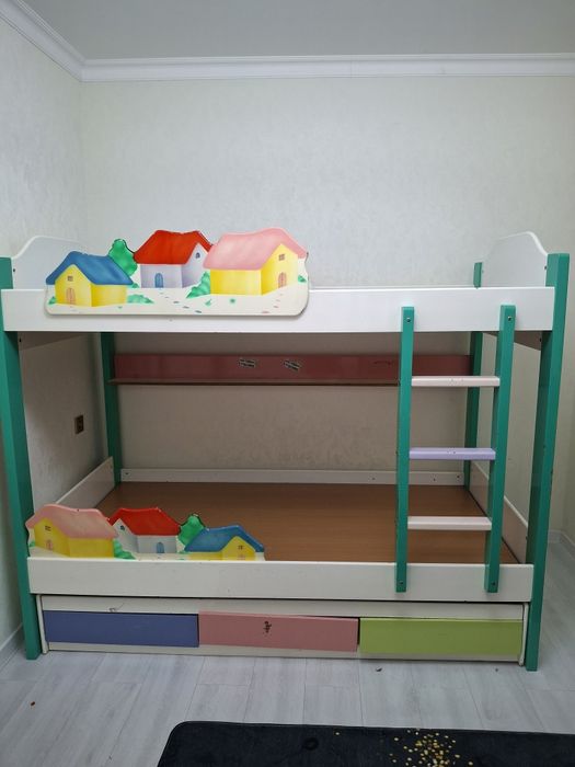 Кровать двуярусная