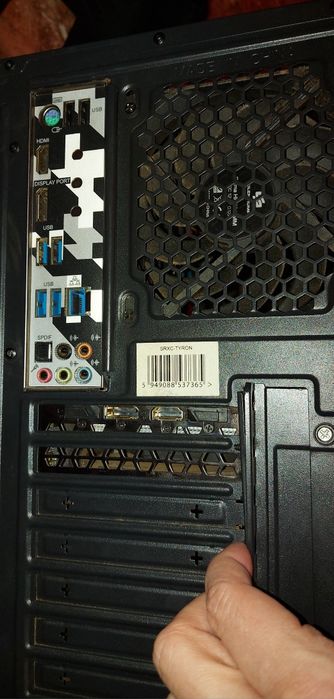 Carcasa Serioux Srcx Tyron+coolere rgb+cabluri+hard hitachi 500gb