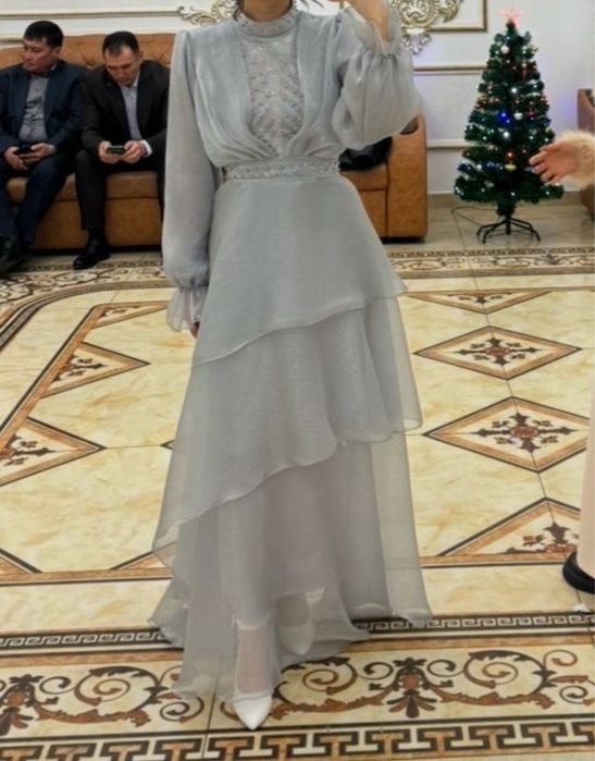Платье праздничное