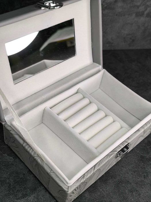 Шкатулка Zargarlik buyumlarini saqlash qutisi