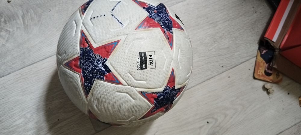 Продам Мяч Adidas Chempions League