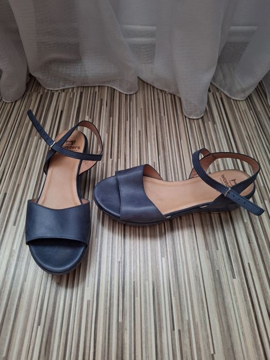 Sandale piele Wonders marime 39.