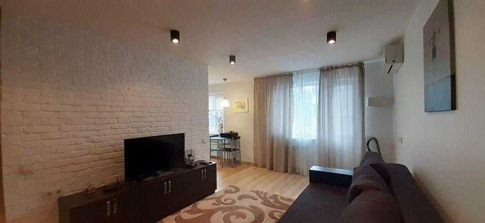 Дава се под наем Двустаен апартамент в София, Изток - 70 кв.м за 714 € - Снимка #1