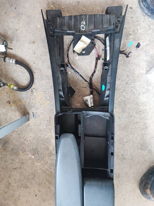 Подлакътник за Мерцедес W 204