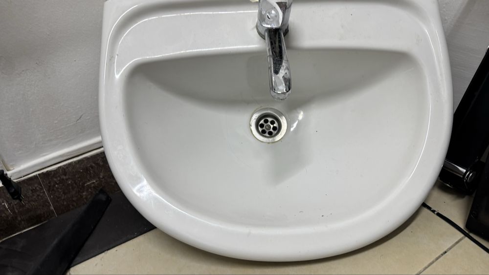 Раковина со стойкой