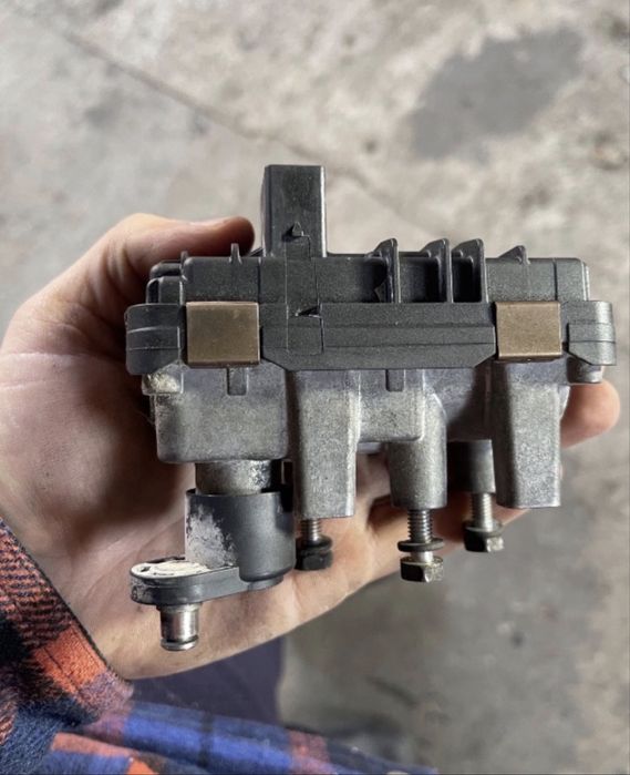 Vand actuator Hella