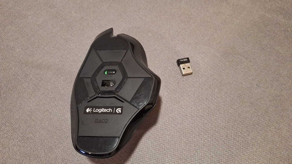 Mouse gaming logitech G 602  wireless satre foarte buna .