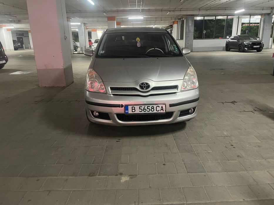 Toyota Corolla Verso 2004г(1.8 бензин-газ)