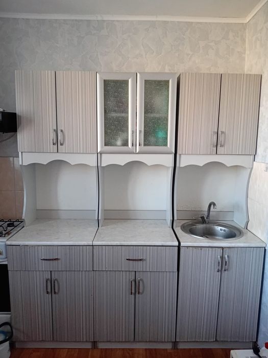 Прдам кухонную мебель
