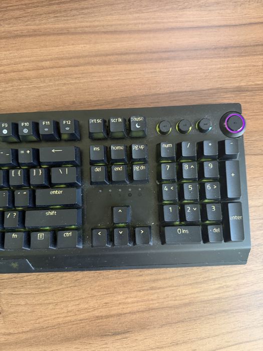 Razer BlackWidow V3 Pro безжична механична клавиатура