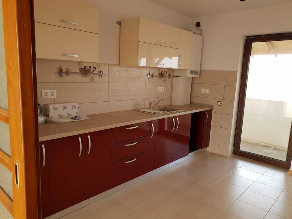 Inchiriez apartament