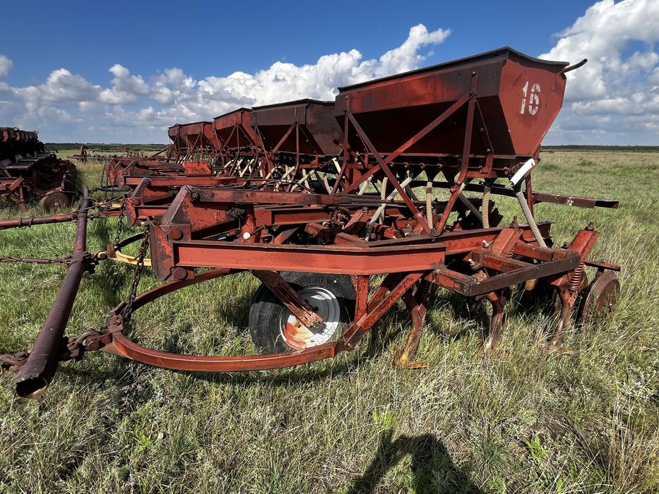 Продам сеялки омички