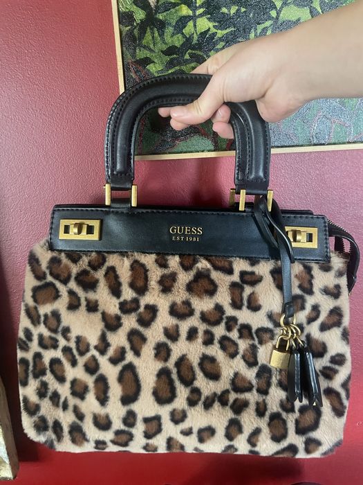 Чанта Guess leopard