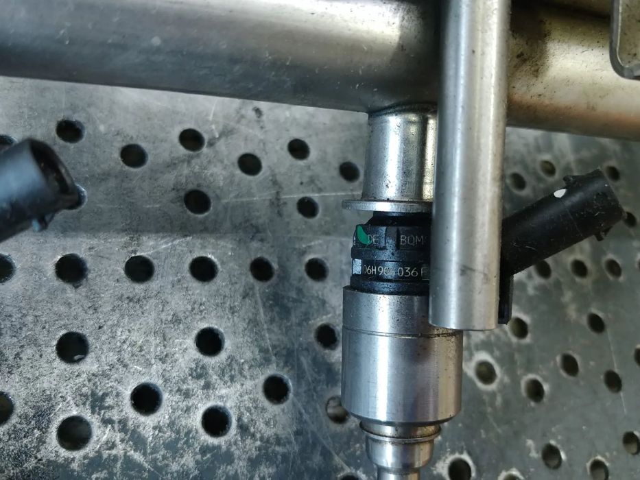 injector 1.8b audi a4 b8 skoda octavia superb seat altea vw golf 6 passat  06h906036f
