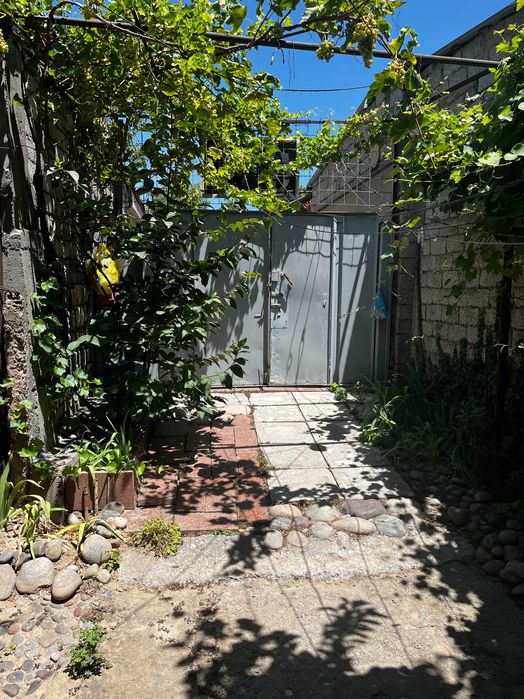 СРОЧНО! Продается дом с прилегающим участком 4,5 сотки. р-н Юнусабад