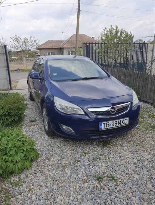 Opel Astra J 2011 1.4