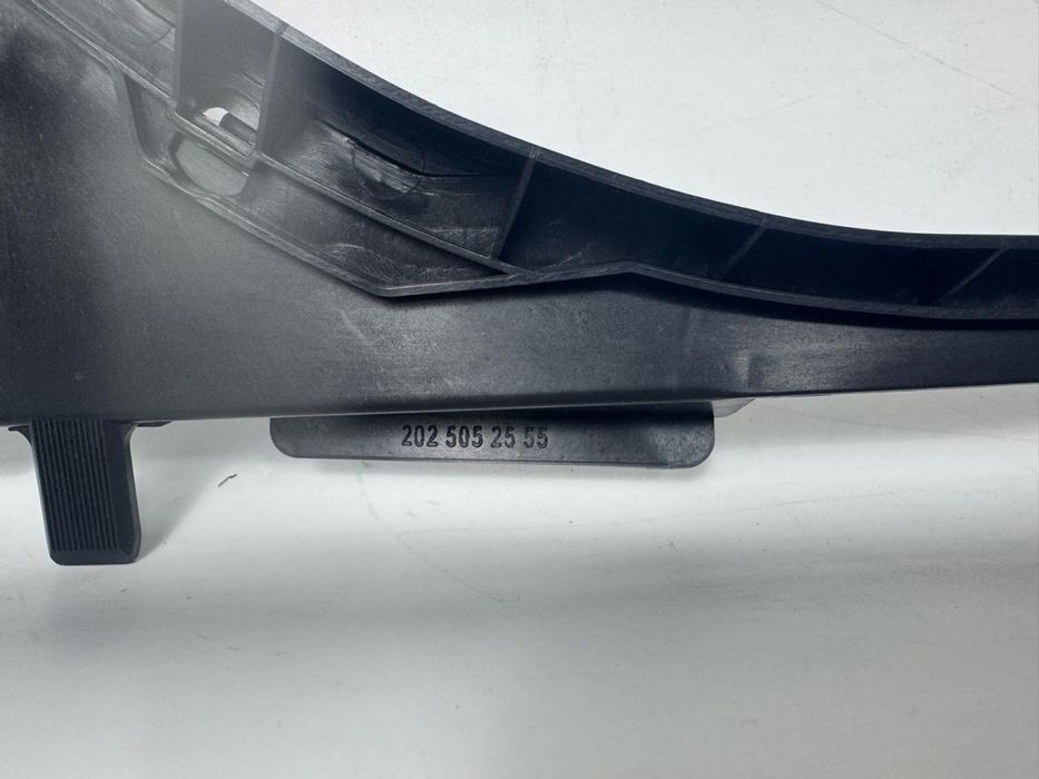 Диффузор радиатора на Mercedes w202 M104