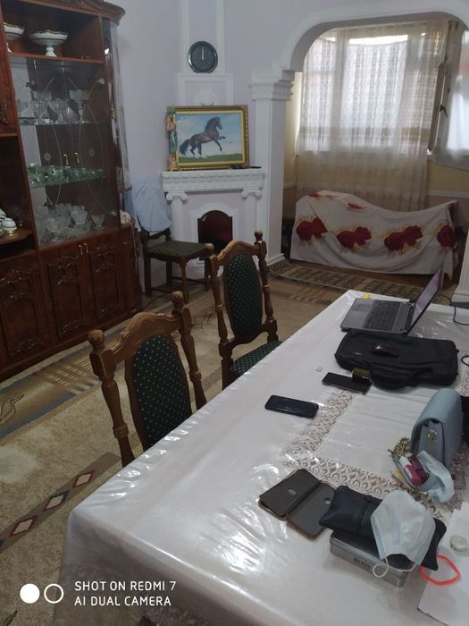 Jizzax Shaxar markazida 3 xonalik uy sotiladi