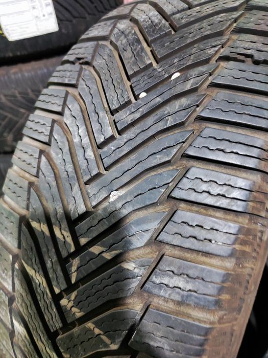 4 бр зимни 225/50/17 Michelin
