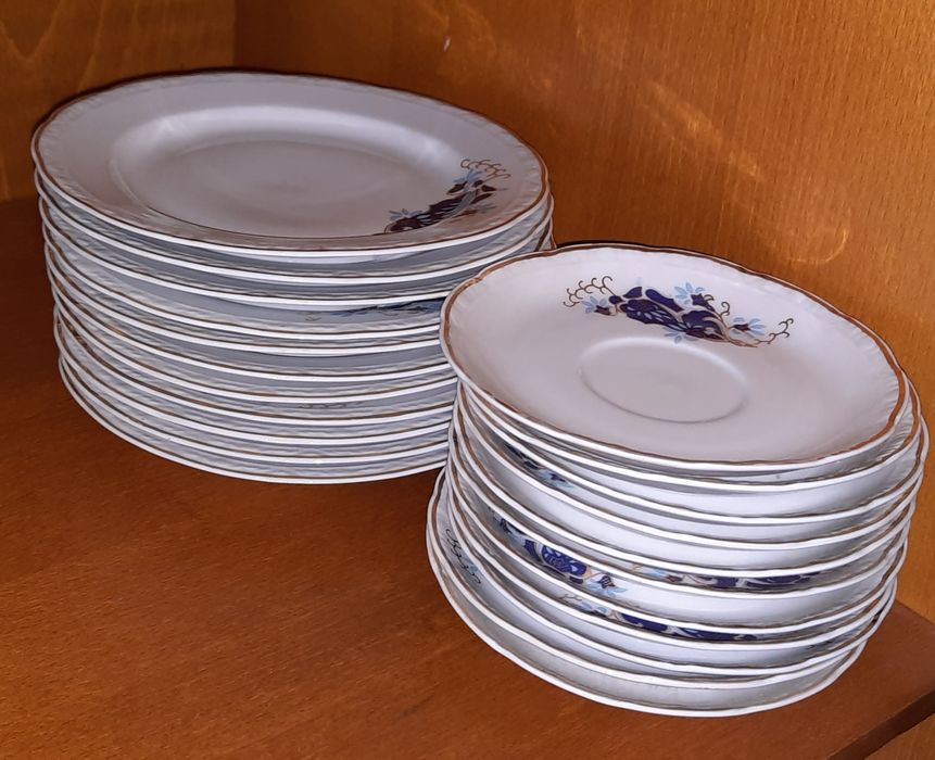 67  piese , porțelan, 12 persoane