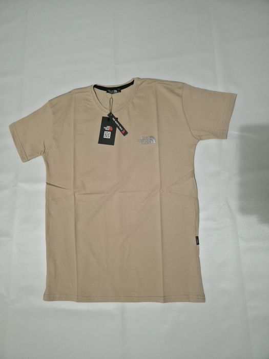 Vând tricou Northface