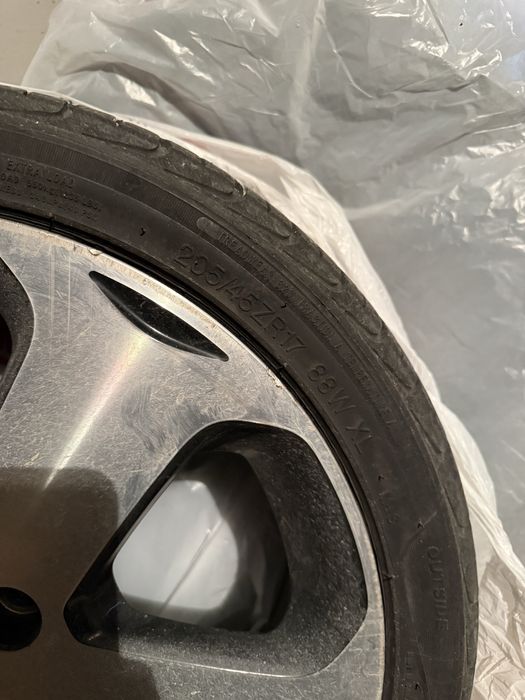 Продам титановые диски с резиной.