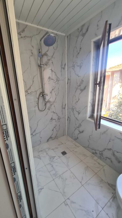 1741-Продават се две къщи с два гаража в един двор в кв. "Бели Лом"