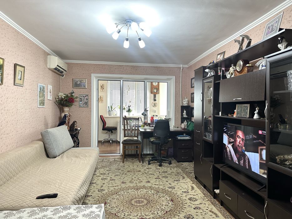 2-ух комн 2/3/4, Авиасозлар3, Кадышева, Кирпичный дом, Балкон 2х6.