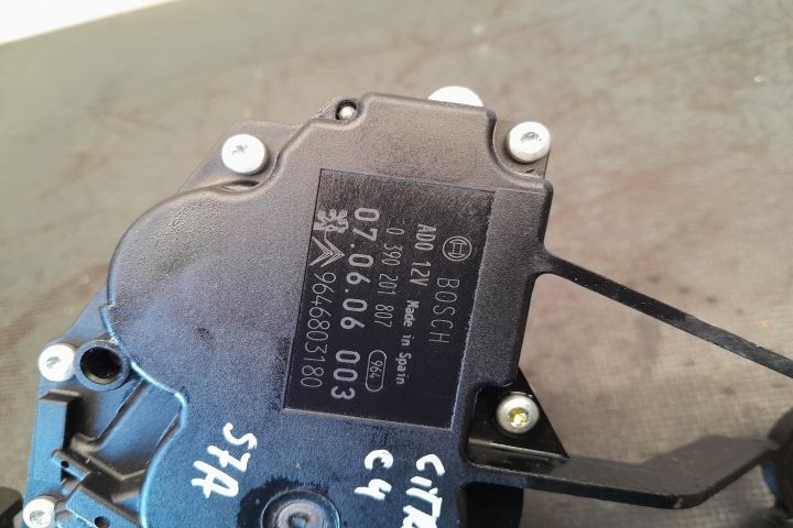 Motoras stergator luneta 9646803180 / 0390201807 9646803180 / 0390201