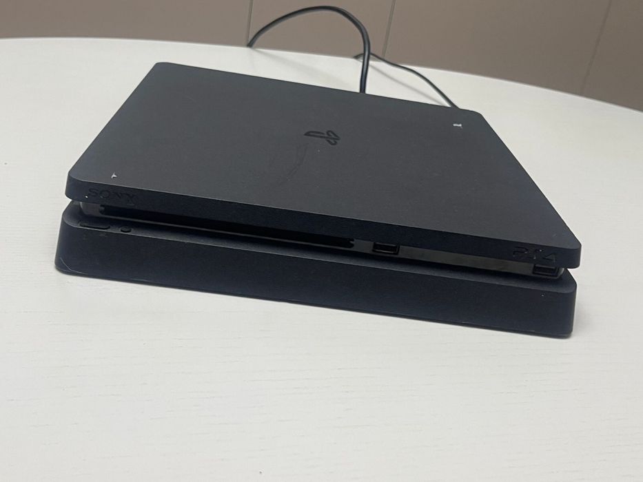 PlayStation 4 slim