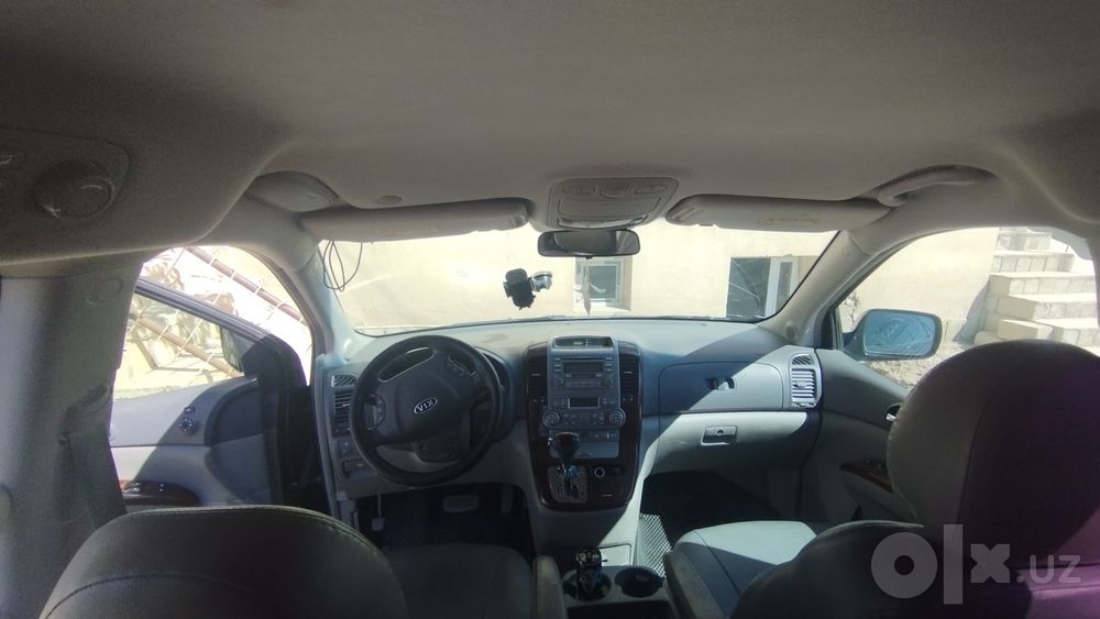 KIA Karnival srochni sotiladi