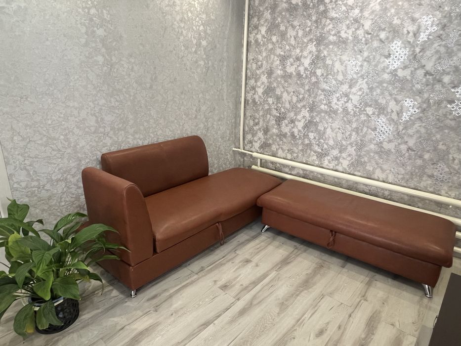 Под офисной Диван Продажа почти новый 150у.е