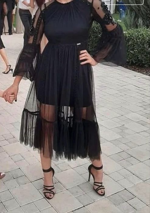 Rochie neagra din dantela deosebita