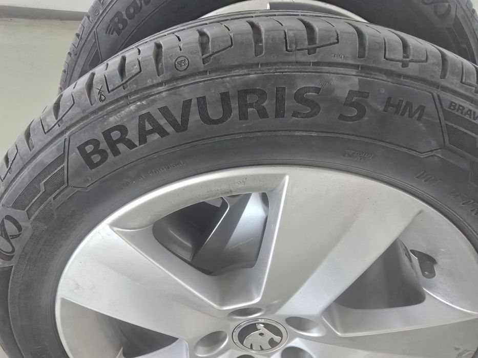 4 бр. Гуми Barum 185/60 R15 84H с алуминиеви лети джанти Skoda