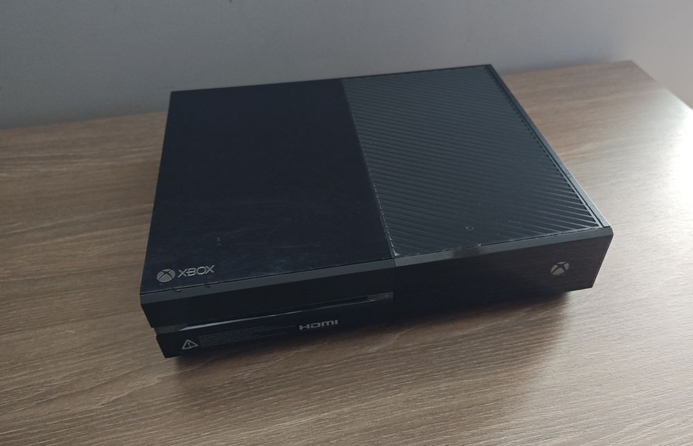 Xbox One 500 GB, 2 manete