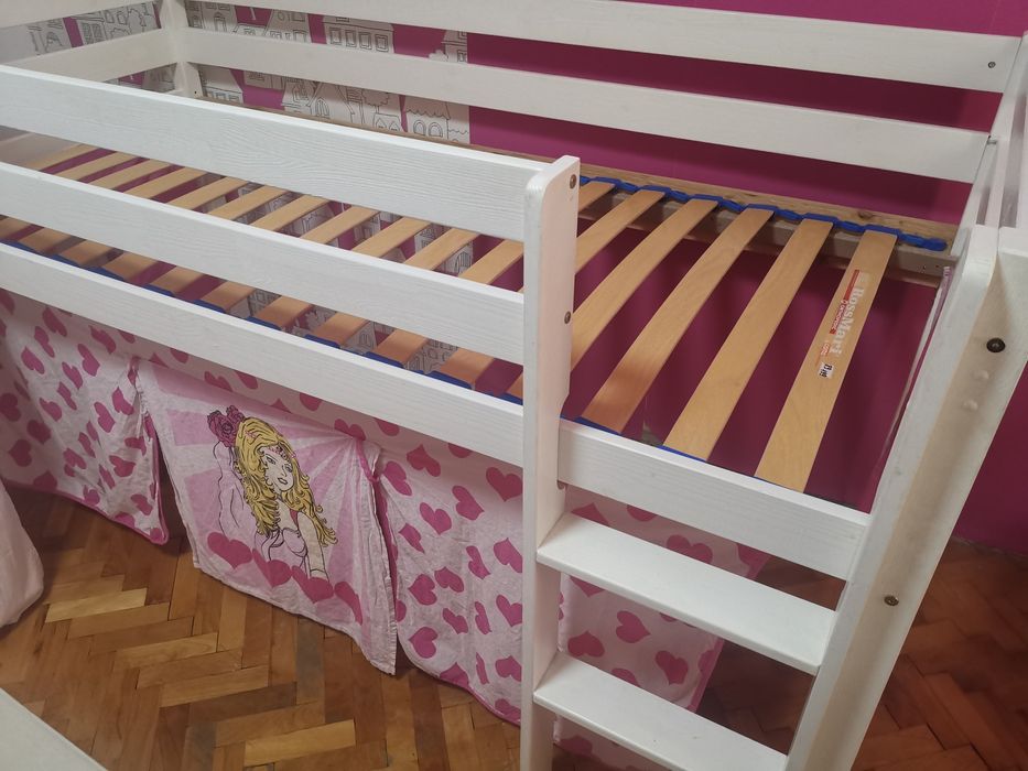 Легло с пързалка